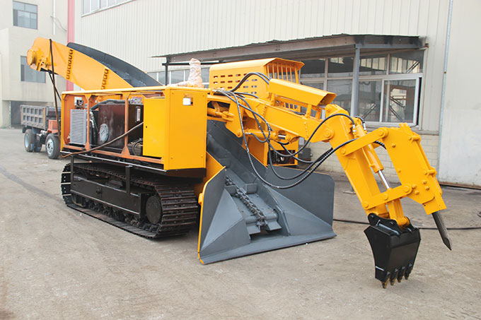 履带扒渣机带破碎锤